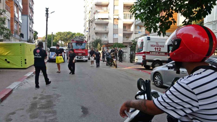 Karısına Kızıp Çatıya Çıktı, İtfaiye Erlerine Köşe Kapmaca Oynattı