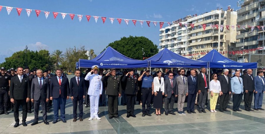 Kıbrıs Barış Harekâtı’nın 51. Yılı Nedeniyle Antalya’da Tören Düzenlendi