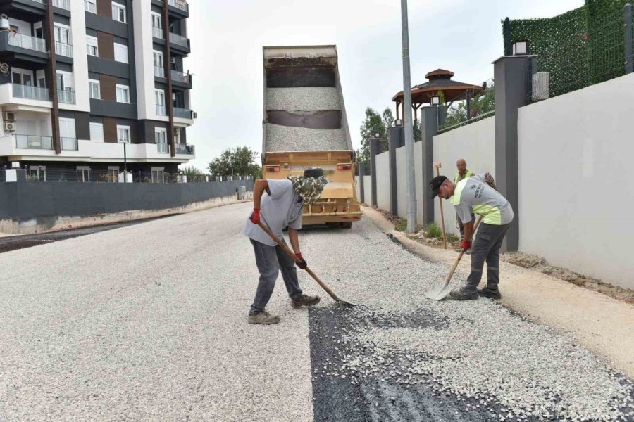 Habibler Mahallesi Sathi Asfaltla Buluştu