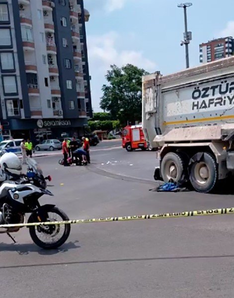 Tarsus’ta Kamyon İle Motosiklet Çarpıştı: 1 Ölü, 1 Yaralı