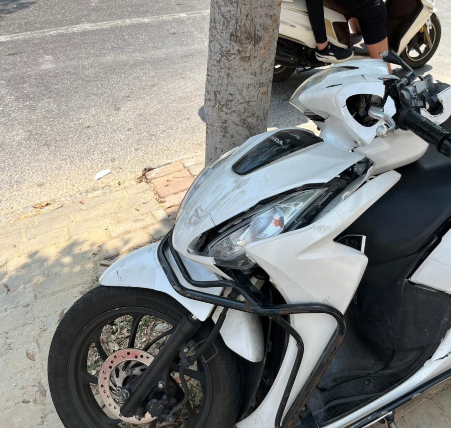 Önüne Çıkan Otomobili Görünce Motosikletiyle Birlikte Yola Savruldu