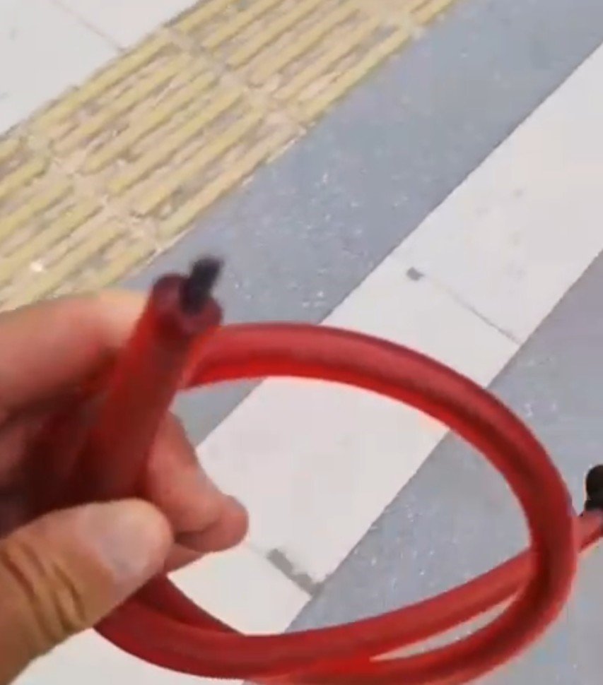 Yeni Aldığı Bisikletle Şarkı Söyleyerek Denize Gitti, Çalınınca Küfrederek Yaya Döndü