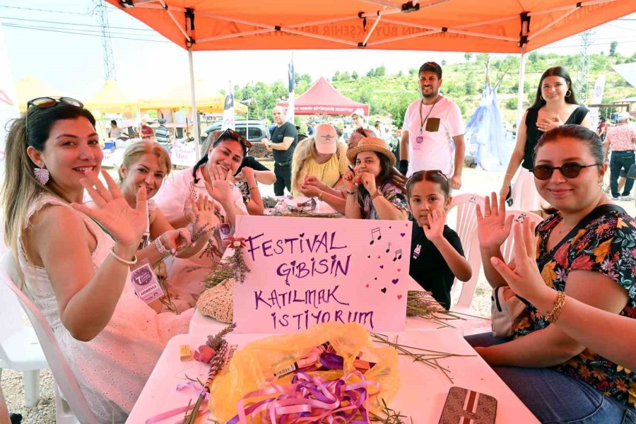 Mersin’de ’7. Lavanta Hasat Şenliği’ Düzenlendi