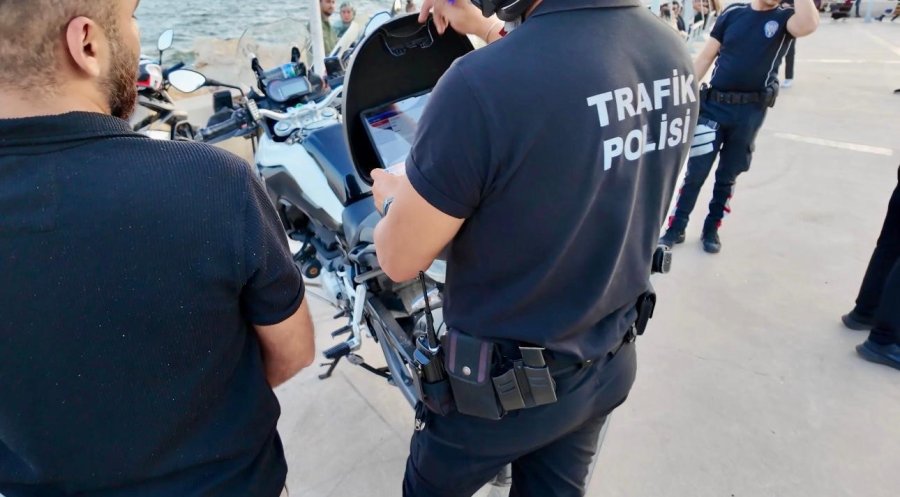 Mersin’de Yürüyüş Yollarını İhlal Eden Araçlara 685 Bin Lira Ceza