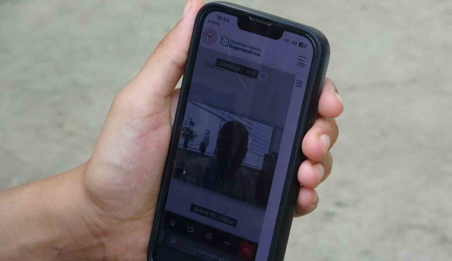 Zübeyde Nine, Köyünden Doktora Görüntülü Ulaşıp Muayene Oldu