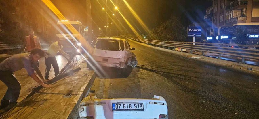 Refüjdeki Bariyerlere Çarpıp Hurdaya Dönen Araçtan Burnu Bile Kanamadan Çıktı