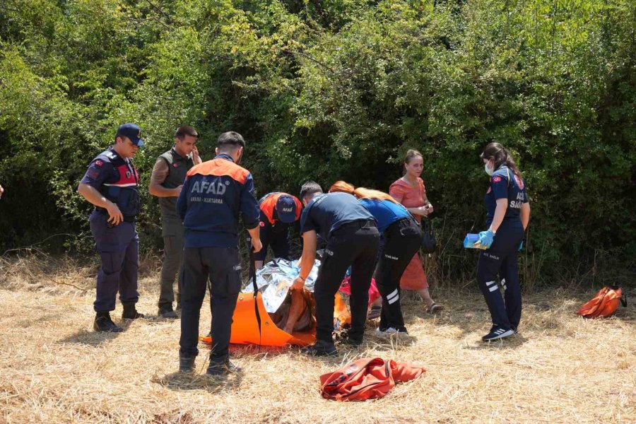 Antalya’da Çıkan Yangında Alevler Arasında Kaldılar