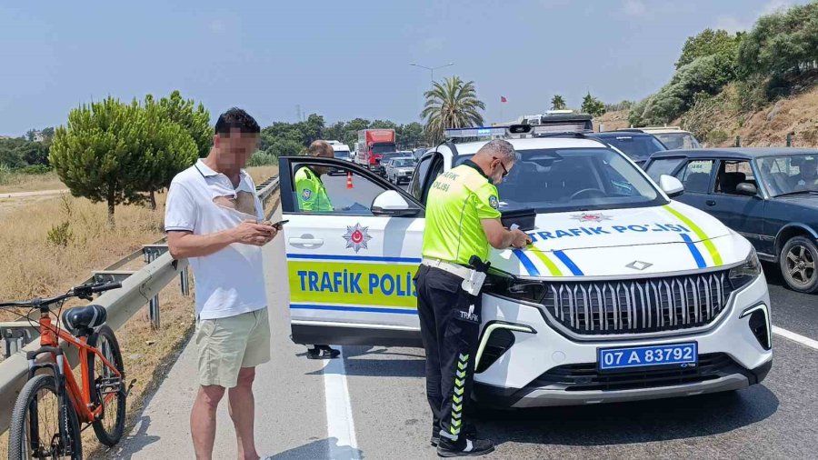 Alkollü Sürücü Otomobile Çarpıp Kaçtı, Kovalamaca Sonucu Yakalandı