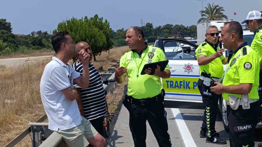 Alkollü Sürücü Otomobile Çarpıp Kaçtı, Kovalamaca Sonucu Yakalandı