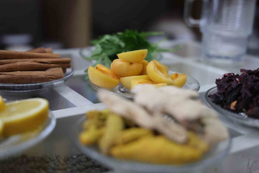 Bunaltıcı Sıcak Havalarda En Basit Karışım: "bitkisel Churchill"