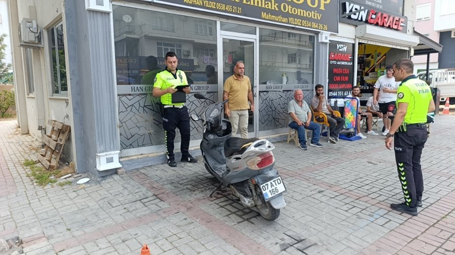 Hafif Ticari Aracç İle Motosiklet Çarpıştı: 1 Yaralı
