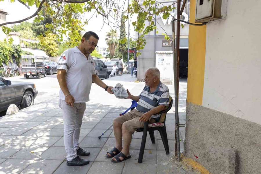 Mersin’de Her Gün Bin 900 Haneye Sıcak Yemek Ulaştırılıyor