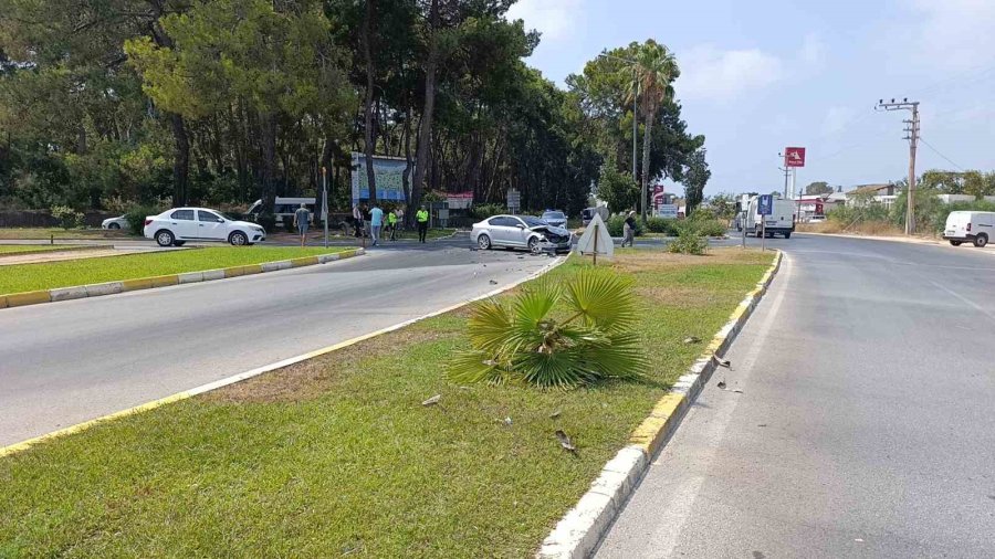 Arabasını Kenara Çekerek Babaları İçin Ağlayan Çocukları Sakinleştirdi