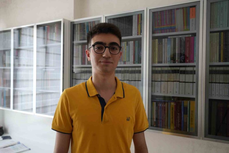 Telefonu Bıraktı, Planlı Çalıştı: Yks’de Derece Elde Etti