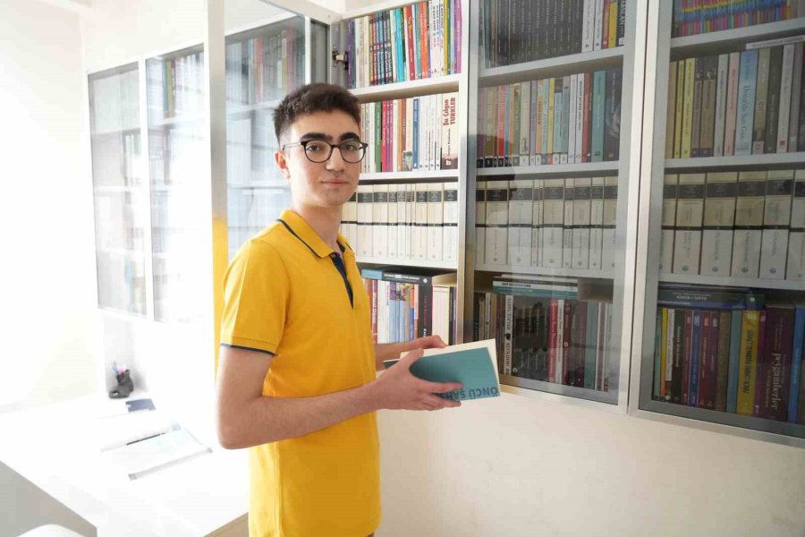 Telefonu Bıraktı, Planlı Çalıştı: Yks’de Derece Elde Etti