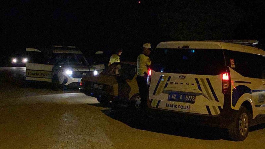 Dedesinden Kalma Otomobille Polisten Kaçan Sürücü Ehliyetsiz Çıktı