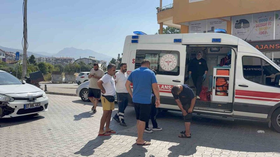 Otomobille Motosiklet Çarpıştı: 1 Yaralı