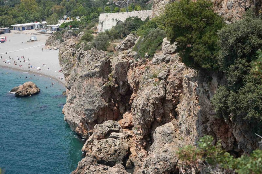 Statüsü Değiştirilen Falezlerin Bir Bölümü İçin Yapılaşma Endişesi