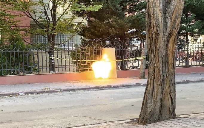 Konya’da Sokakta Unutulan Çanta Paniğe Neden Oldu, Fünye İle Patlatıldı