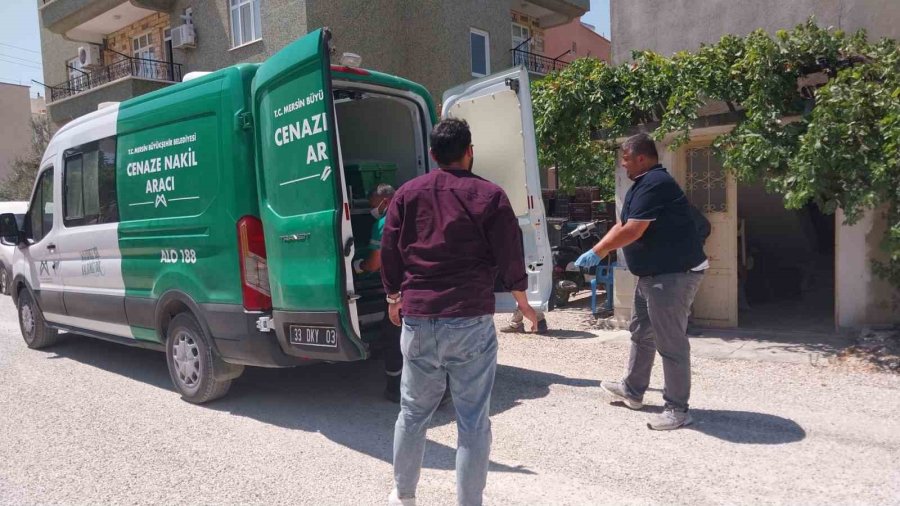 Mersin’de Şizofren Hastası Şahıs, Annesini Bıçaklayarak Öldürdü