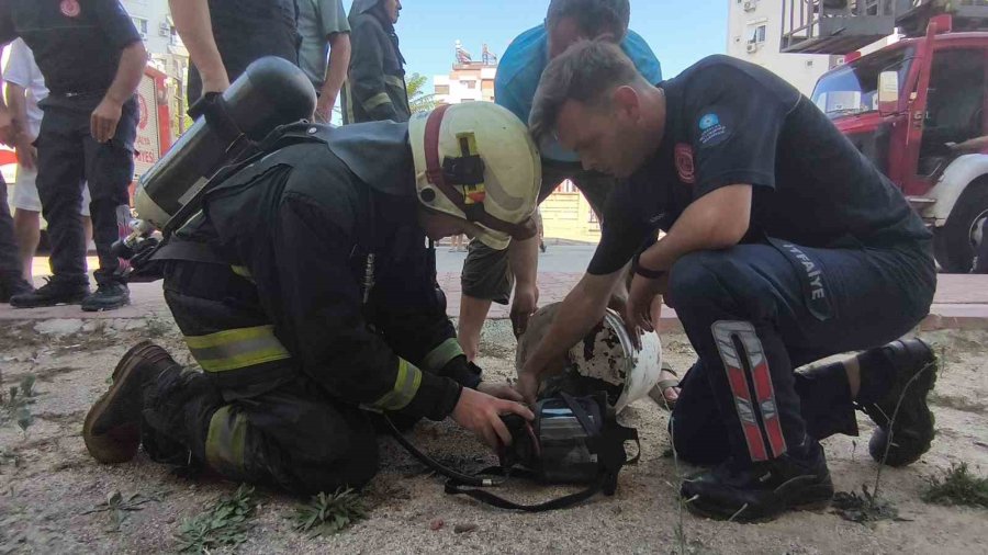 Kedisi İçerdeyken Evi Evi Yanan Ukraynalı Kadın Yaşadığı Şoku Anlattı