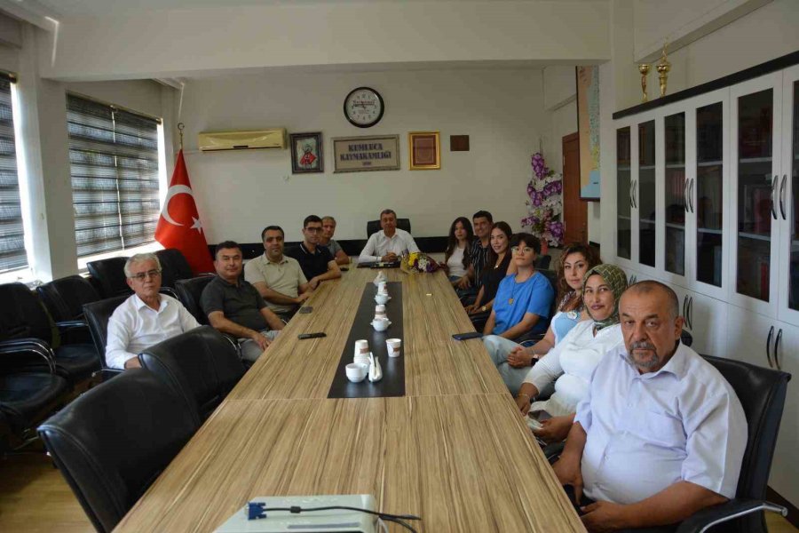 Kumluca’da Yks’de İlk Bine Giren Üç Öğrenciye Ödül