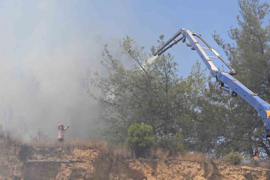 Antalya Valiliği Açıkladı: 3 İlçede Yangın Kontrol Altında, Gazipaşa’da Müdahale Sürüyor