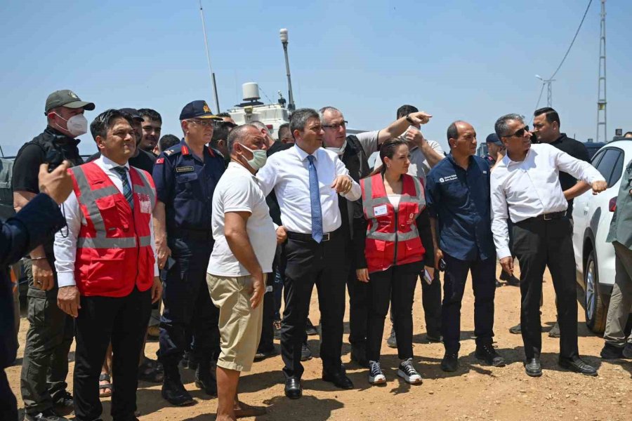 Antalya Valiliği Açıkladı: 3 İlçede Yangın Kontrol Altında, Gazipaşa’da Müdahale Sürüyor
