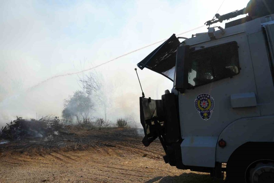 Antalya’da Bir Ev Ve Depo Alevlerin Arasında Kaldı