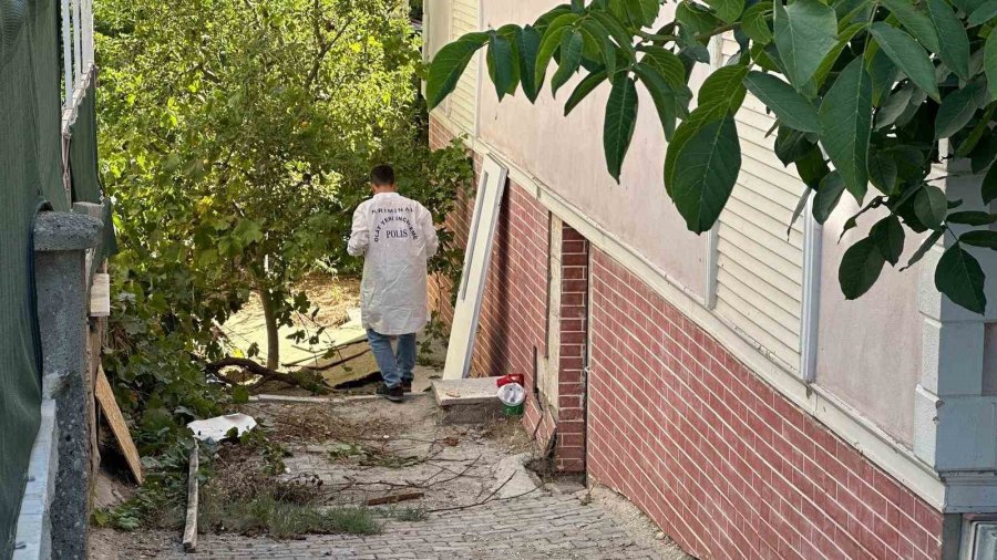 Karaman’da Çatıdan Düşen İnşaat Ustası Hayatını Kaybetti