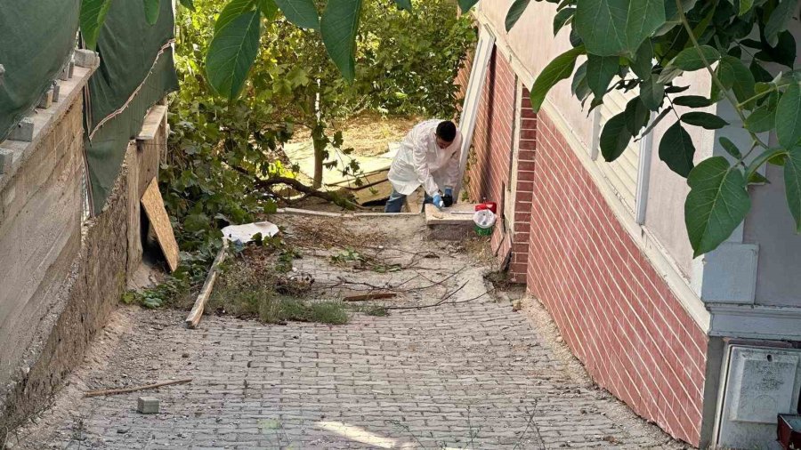 Karaman’da Çatıdan Düşen İnşaat Ustası Hayatını Kaybetti