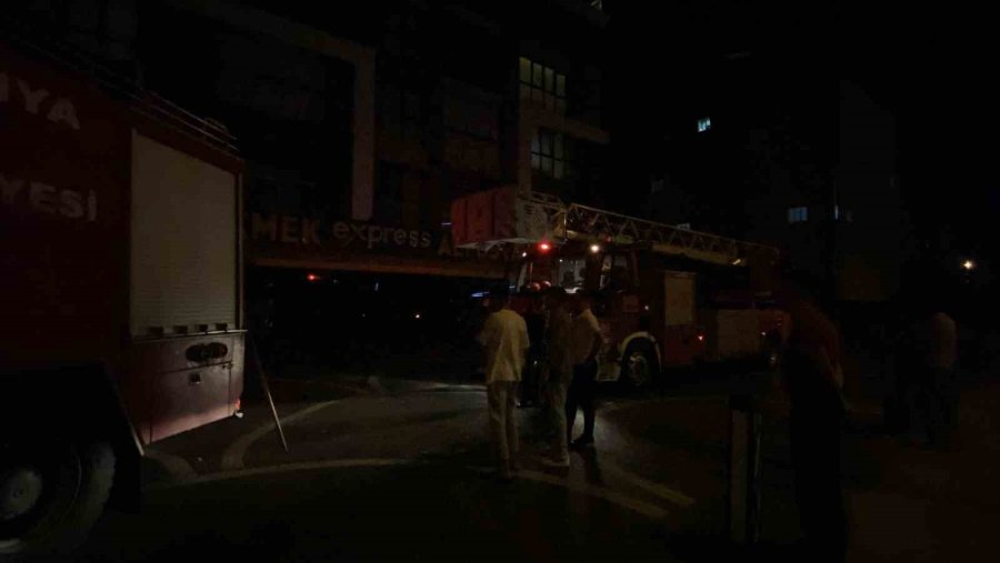 Klima Motorunun Patlaması Sonucu Lokantada Yangın Çıktı