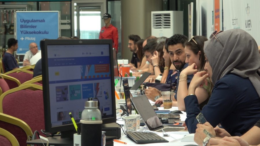 Yapay Zeka Meslekleri Bitirmeyecek