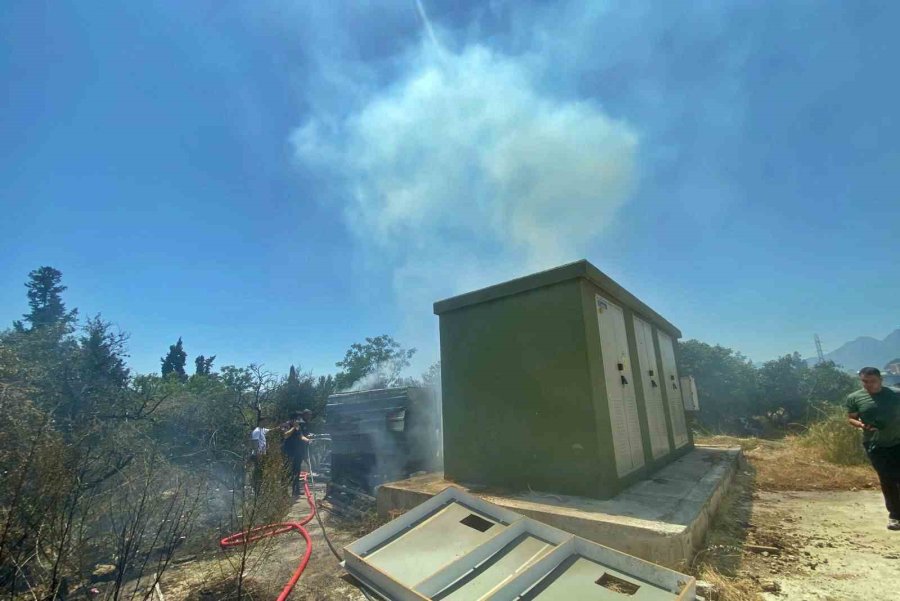 Lüks Villalara Yakın Noktada Çıkan Yangın Korkuttu