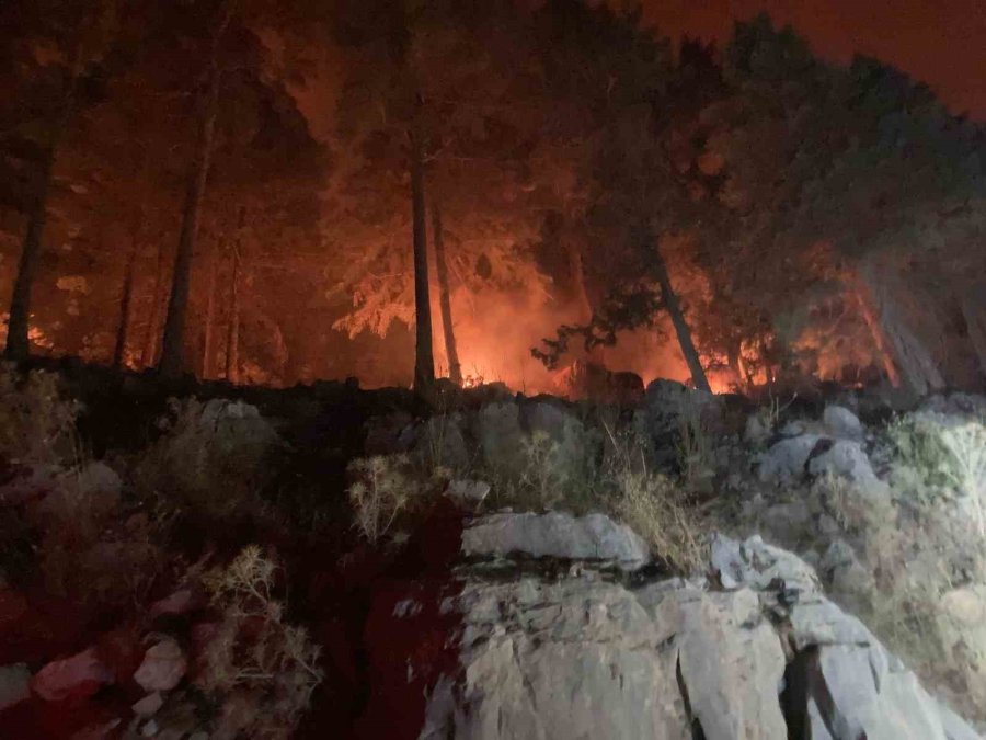 Gazipaşa’da Yangın Sebebiyle Bir Mahalle Tedbir Amaçlı Tahliye Edildi