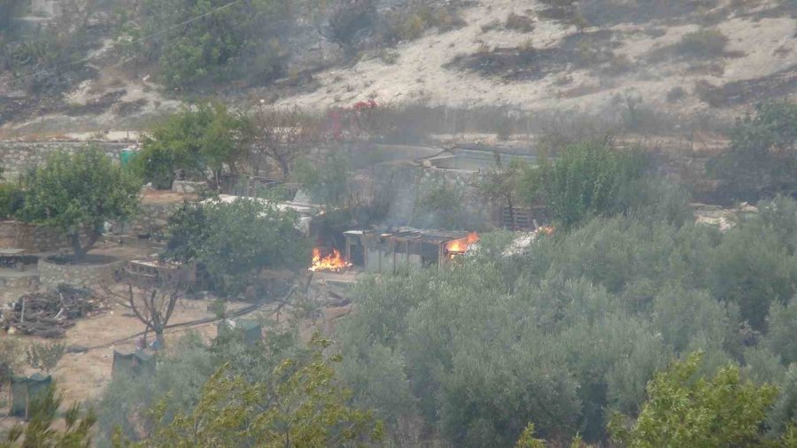 Silifke’deki Orman Yangınıyla Mücadele Devam Ediyor: 526 Personel Sahada