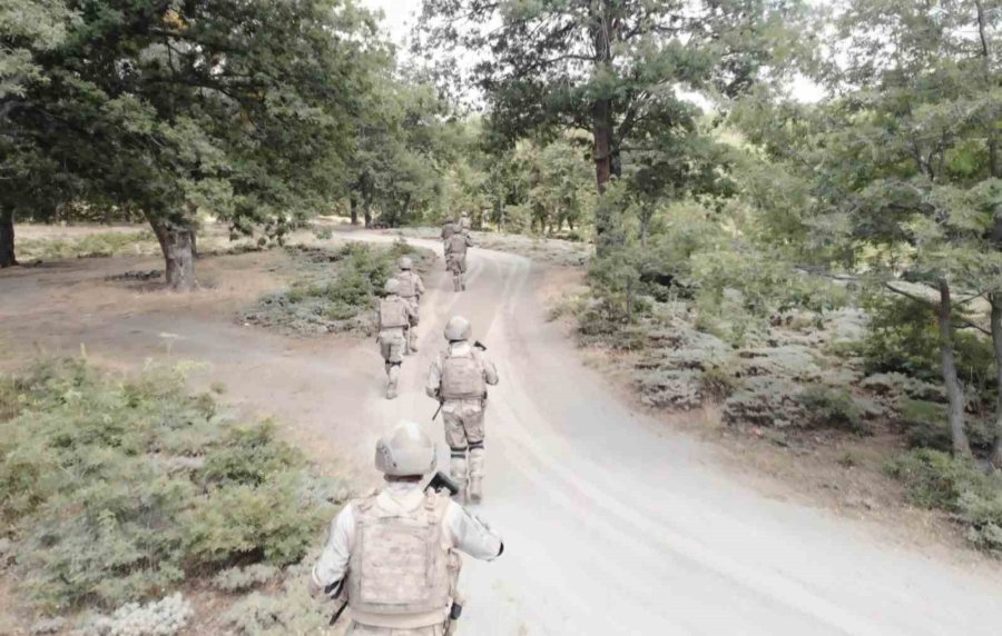 Komandolar Hasan Dağı’nda Yangına Karşı Teyakkuzda