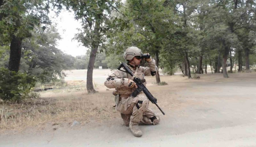 Komandolar Hasan Dağı’nda Yangına Karşı Teyakkuzda
