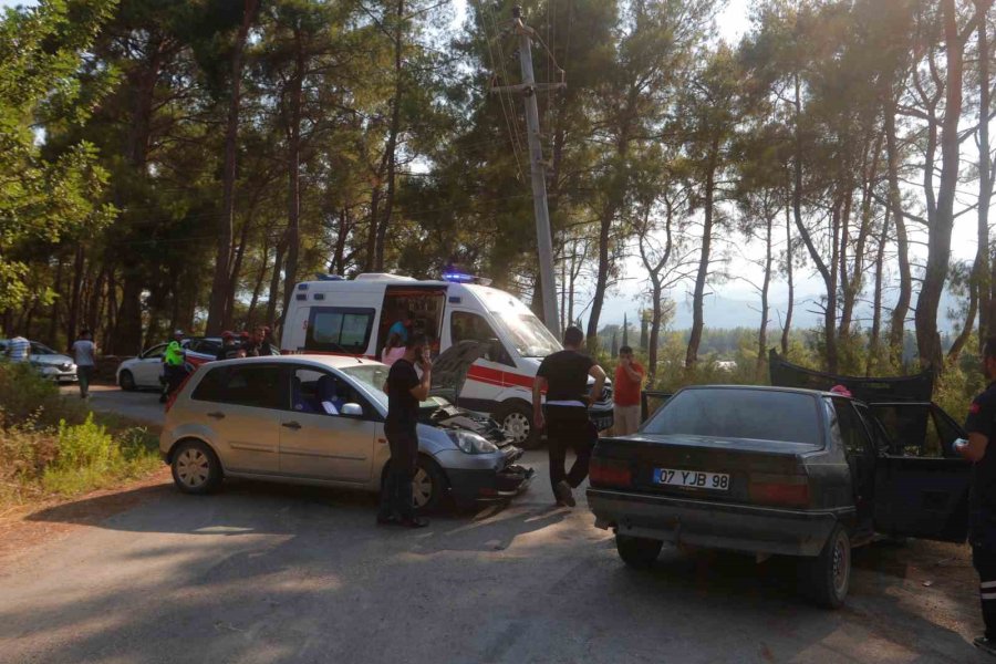 Antalya’da Piknik Dönüşü Feci Kaza: 3 Yaralı