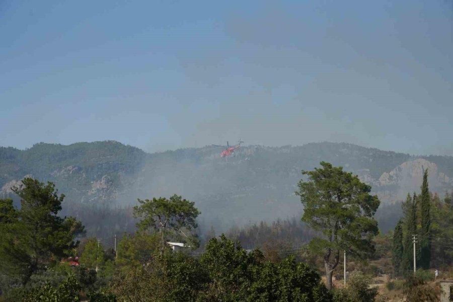 Antalya’da 3 Ev, 4 Ahırın Yandığı Orman Yangınının Başladığı An Güvenlik Kamerasında