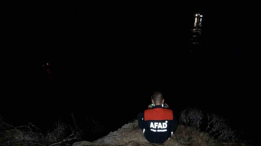 Antalya’da "şelaleden Denize Birisi Düştü" İhbarı Ekipleri Alarma Geçirdi