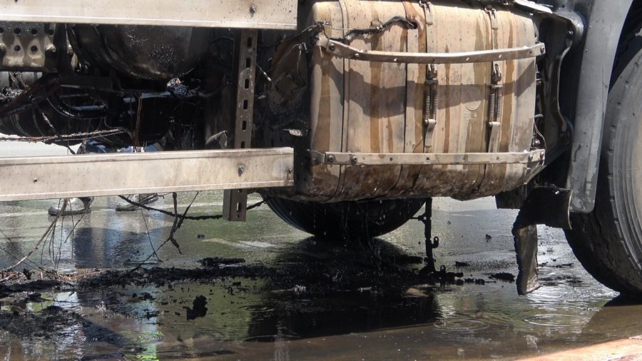 Seyir Halindeki Kamyonda Yangın Paniği