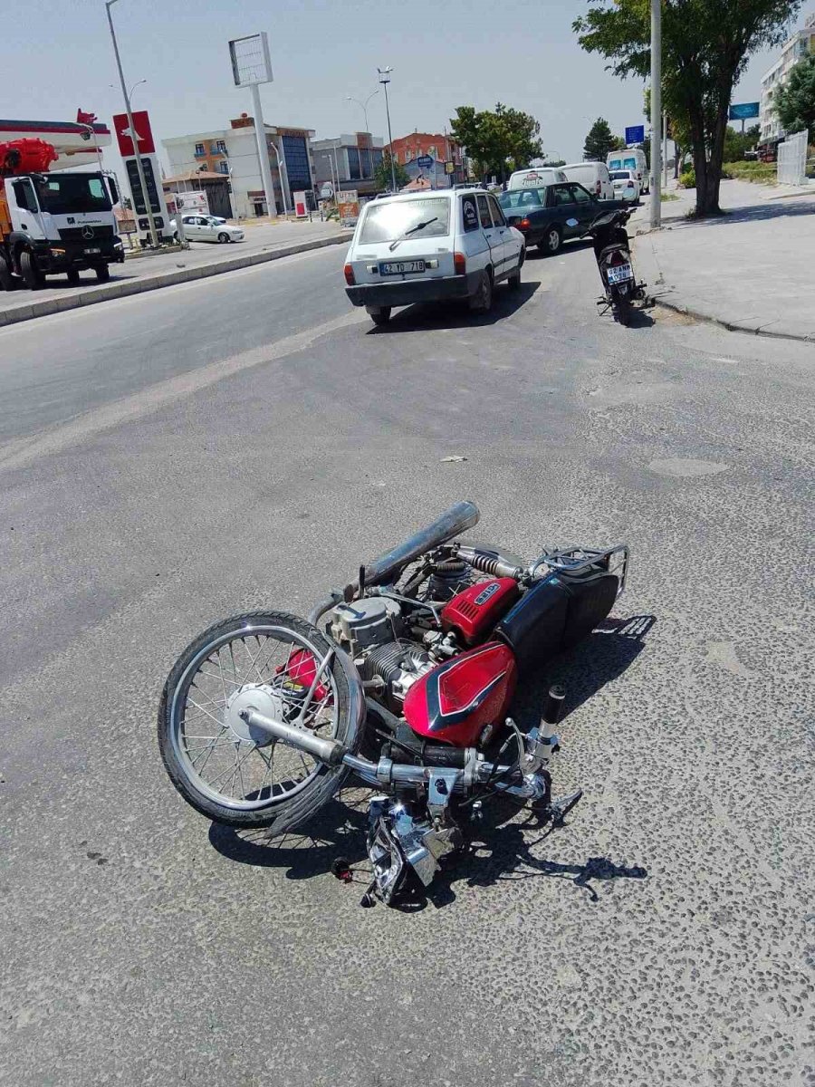 Karapınar’da Motosiklet İle Kamyonet Çarpıştı: 1 Yaralı