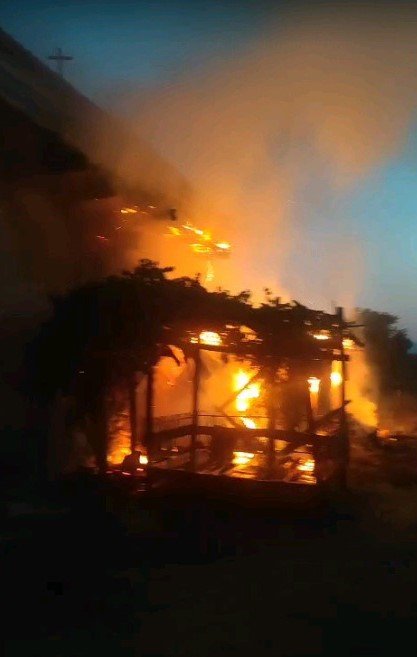 Antalya’da Alev Alev Yanan Ev Kullanılamaz Hale Geldi