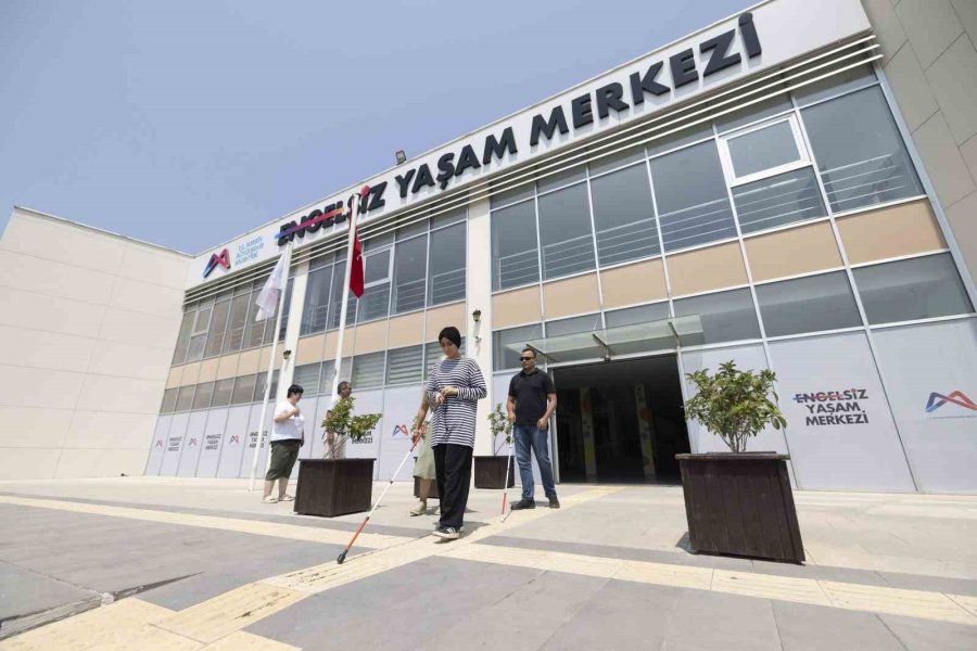 Mersin’de Görme Engellilere Bağımsız Yaşam Eğitimi