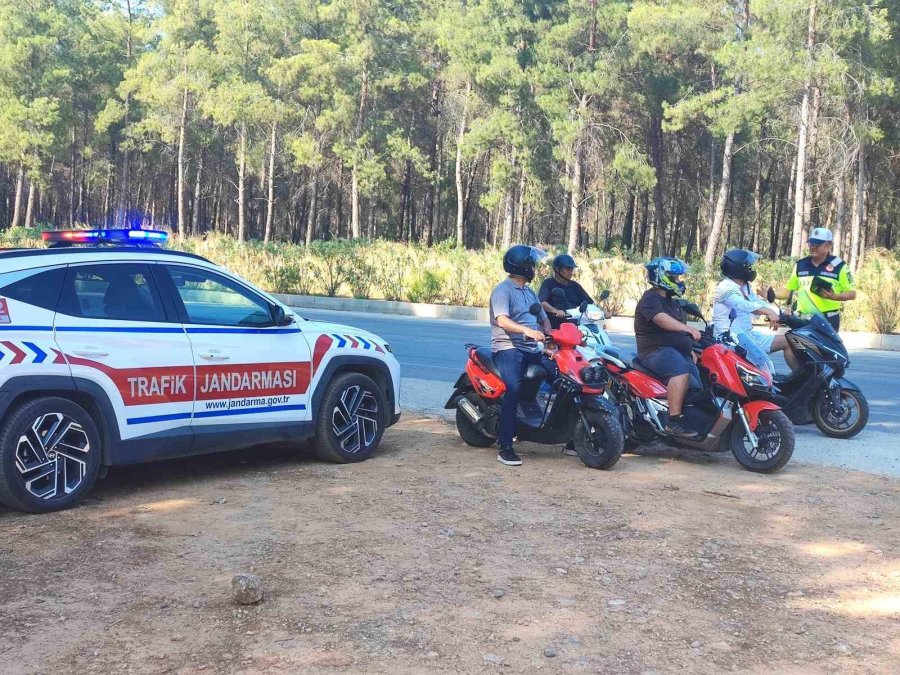 Antalya’da 3 Bini Aşkın Motosiklet Denetlendi, 80 Araç Trafikten Men Edildi