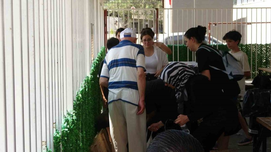 Acılı Annenin Feryadı Yürekleri Dağladı