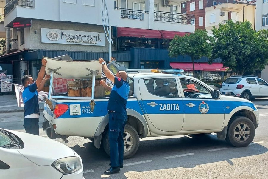 Manavgat Belediyesi, Kamu Alanlarını İşgal Eden Uygulamalara Karşı Denetimlerini Sürdürüyor