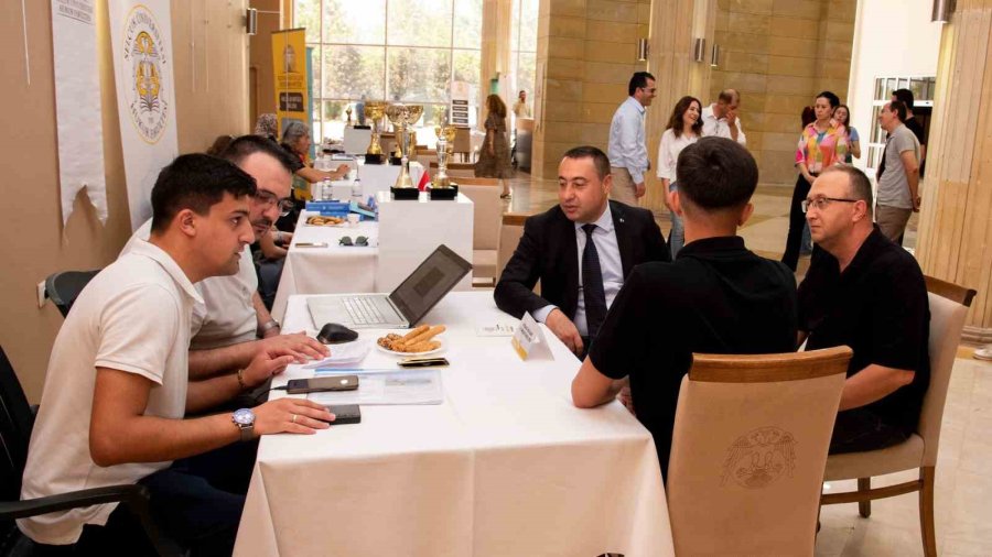 Selçuk Üniversitesi, Aday Öğrencilere Kapılarını Açtı