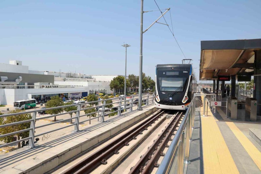 Antalya’da Havalimanı Ulaşımı Kolaylaşıyor